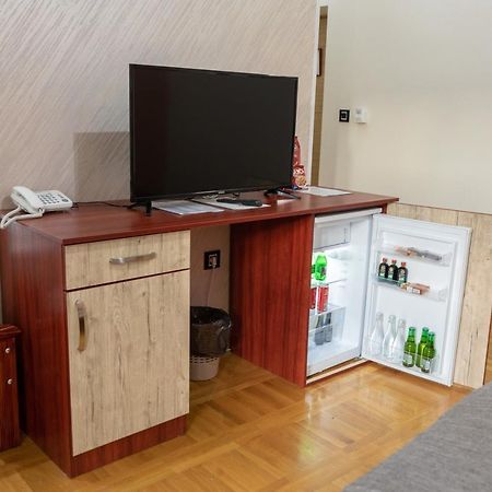 Pančevo Hotel Kutko מראה חיצוני תמונה
