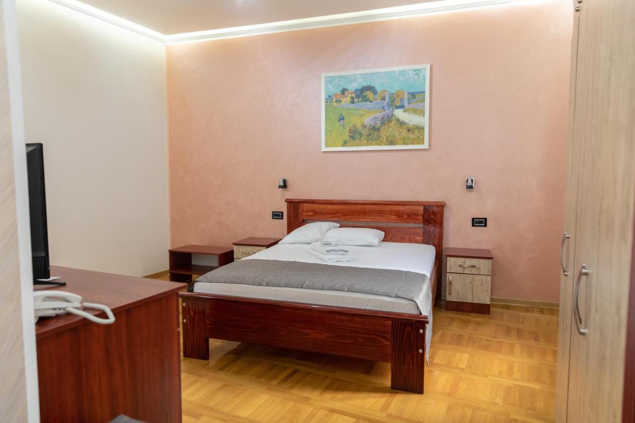 Pančevo Hotel Kutko מראה חיצוני תמונה