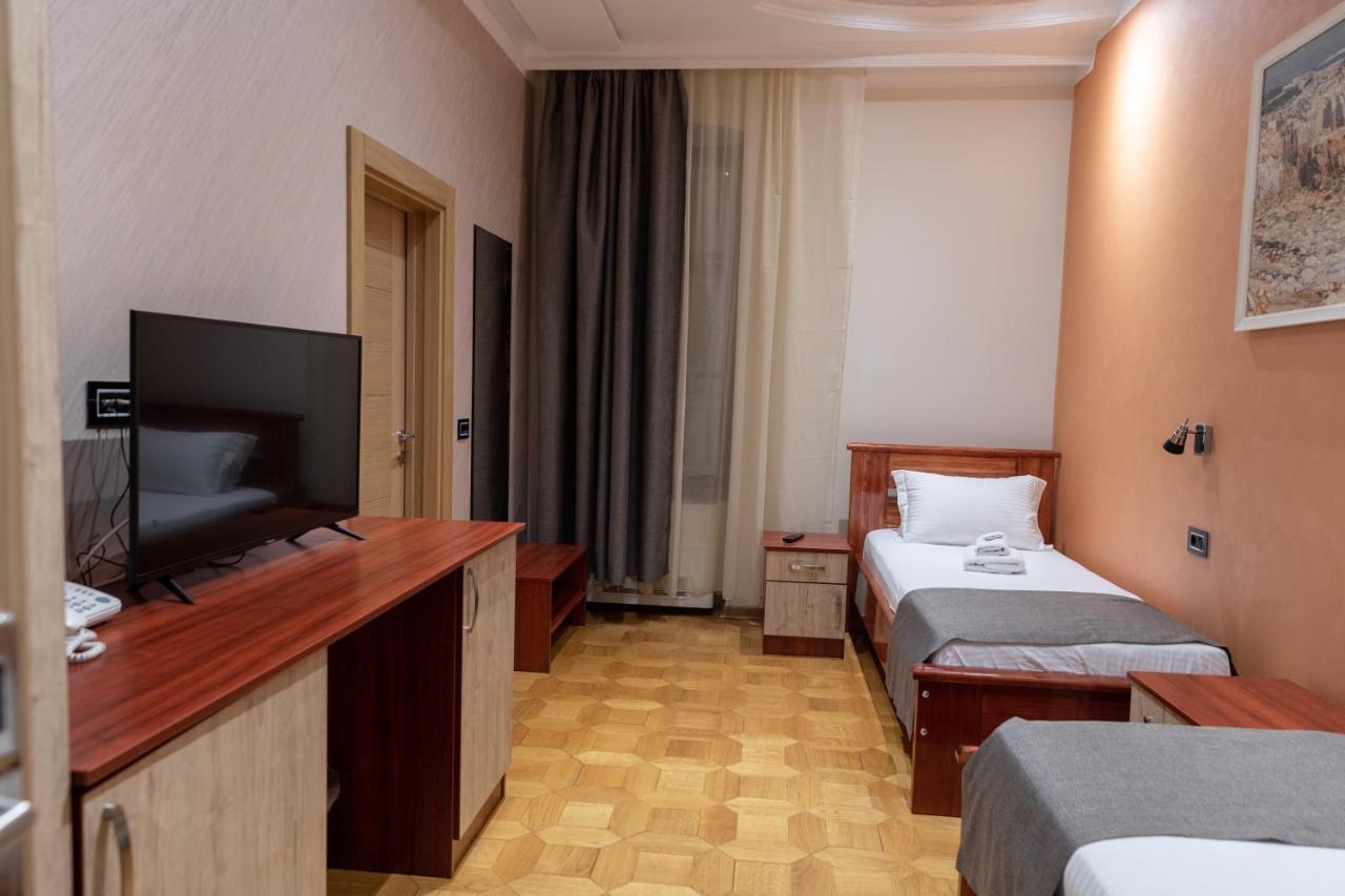 Pančevo Hotel Kutko מראה חיצוני תמונה